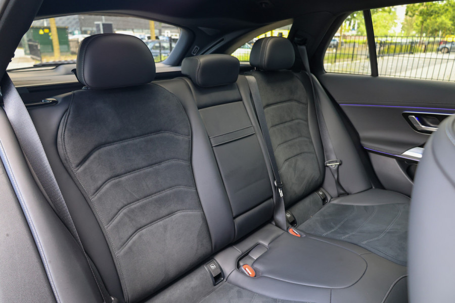 Mercedes-Benz E-Klasse Estate 300 e AMG Line | BTW | PANO | 360 | DODE HOEK | ELEK TREKHAAK |