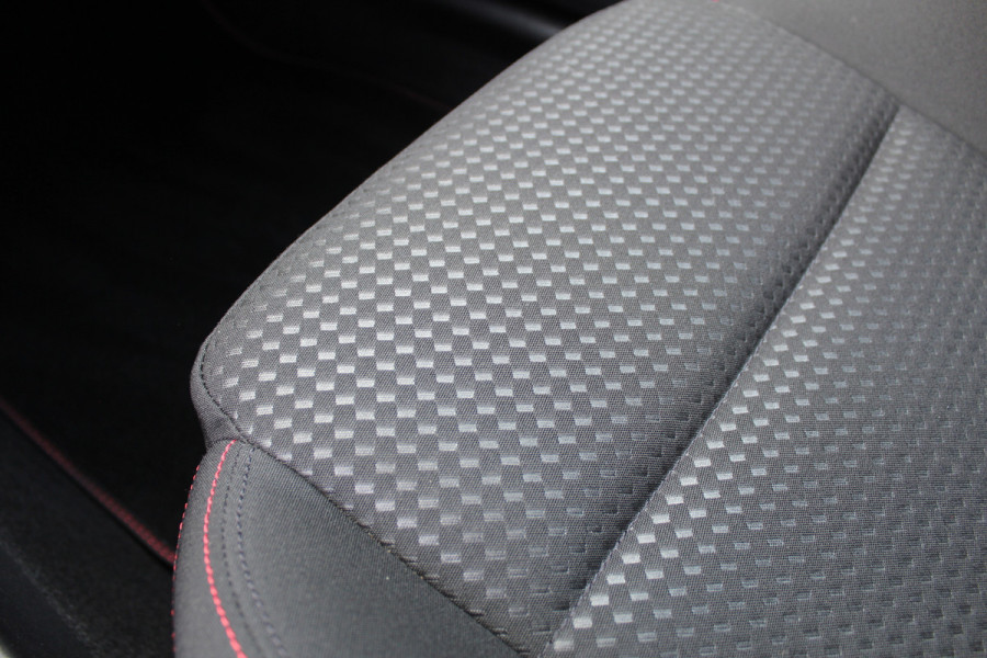 Ford FOCUS Wagon 1.0 EcoBoost Hybrid ST Line X | BLIS | Head-Up | Trekhaak | Adaptieve cruise