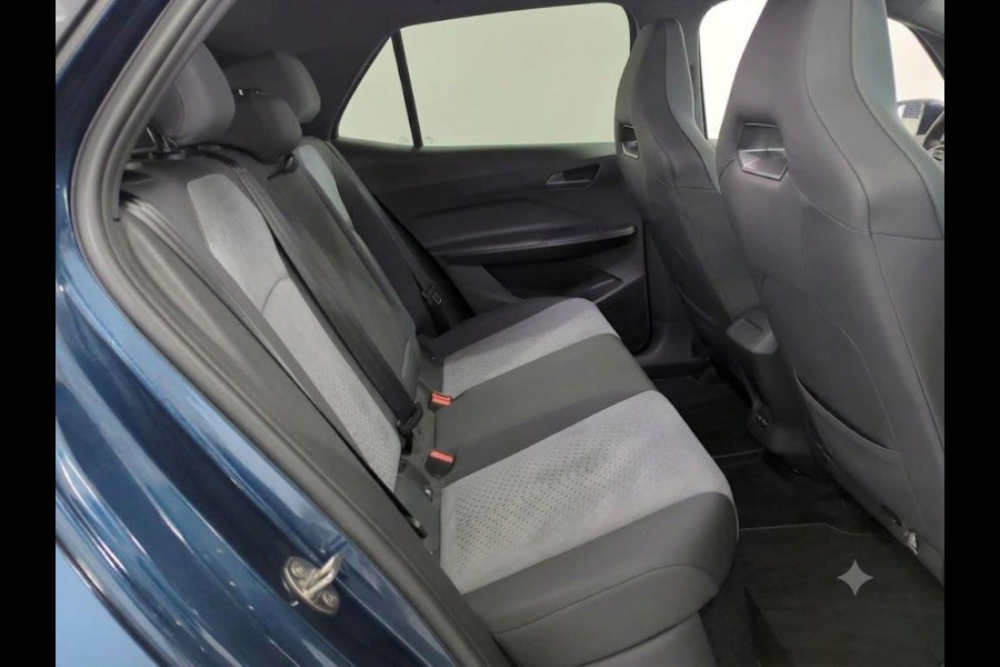 CUPRA Born Performance One 62 kWh 204pk | Elektrisch verstelbare voorstoelen | Navigatie | Parkeercamera | 19 inch Lichtmetalen velgen