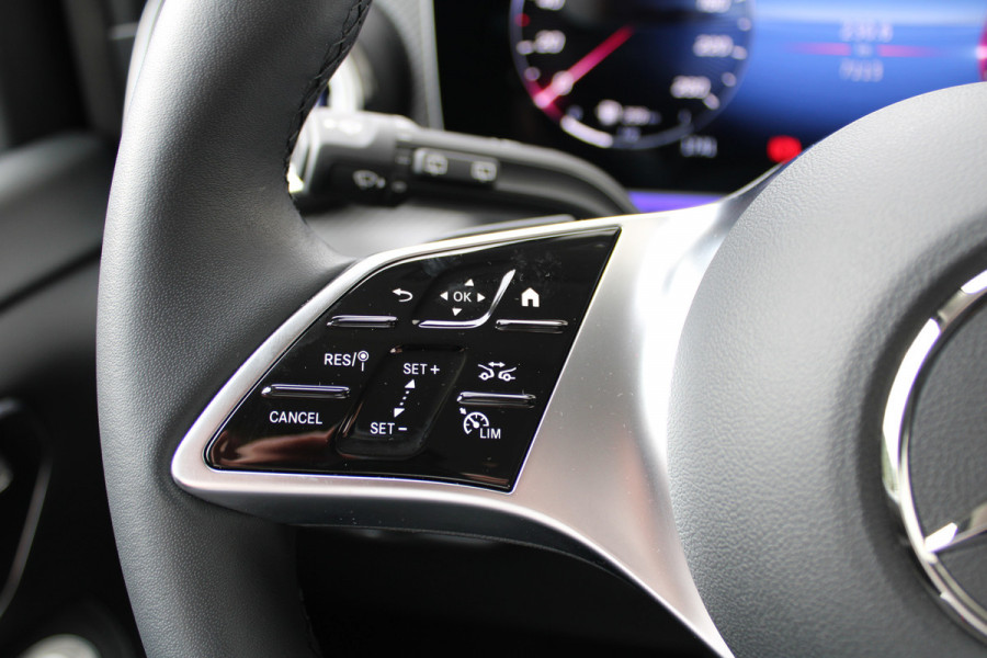 Mercedes-Benz V-Klasse 300d / DC / AMG / 4-Matic / Luchtvering / Panorama / 360 Cam / Burmester / Vol Opties / NIEUWSTAAT