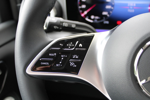 Mercedes-Benz V-Klasse 300d / DC / AMG / 4-Matic / Luchtvering / Panorama / 360 Cam / Burmester / Vol Opties / NIEUWSTAAT