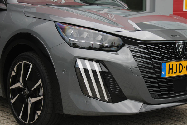 Peugeot 208 1.2 Hybrid 145PK AUTOMAAT GT | CAMERA VOOR + ACHTER | NAVIGATIE | DRAADLOZE APPLE CARPLAY/ANDROID AUTO | FULL LED KOPLAMPEN | LICHTMETALEN VELGEN 17" | DODEHOEK DETECTIE | DRAADLOZE TELEFOONLADER | KEYLESS ENTRY/START | DAB+ RADIO | ADAPTIVE CRUISE CONTROL | CLIMATE CONTROL |