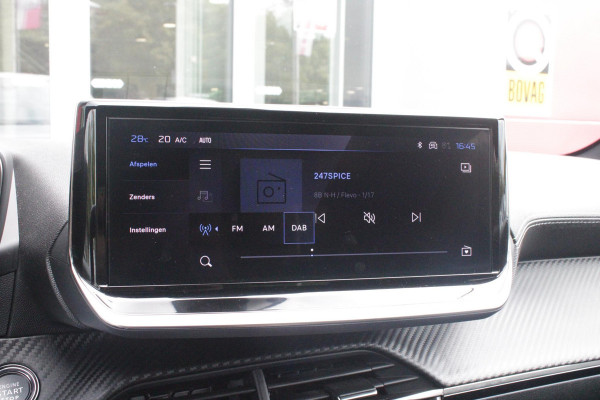 Peugeot 208 1.2 Hybrid 145PK AUTOMAAT GT | CAMERA VOOR + ACHTER | NAVIGATIE | DRAADLOZE APPLE CARPLAY/ANDROID AUTO | FULL LED KOPLAMPEN | LICHTMETALEN VELGEN 17" | DODEHOEK DETECTIE | DRAADLOZE TELEFOONLADER | KEYLESS ENTRY/START | DAB+ RADIO | ADAPTIVE CRUISE CONTROL | CLIMATE CONTROL |