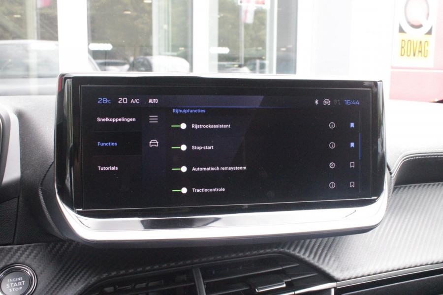 Peugeot 208 1.2 Hybrid 145PK AUTOMAAT GT | CAMERA VOOR + ACHTER | NAVIGATIE | DRAADLOZE APPLE CARPLAY/ANDROID AUTO | FULL LED KOPLAMPEN | LICHTMETALEN VELGEN 17" | DODEHOEK DETECTIE | DRAADLOZE TELEFOONLADER | KEYLESS ENTRY/START | DAB+ RADIO | ADAPTIVE CRUISE CONTROL | CLIMATE CONTROL |
