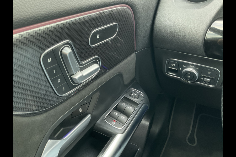 Mercedes-Benz GLA 200 D Solution AMG Memory Pano.dak Stoelverw. Business Orig.NL Dealer-Onderhouden!