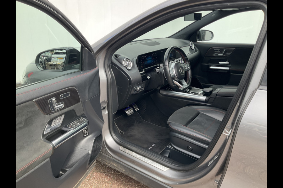 Mercedes-Benz GLA 200 D Solution AMG Memory Pano.dak Stoelverw. Business Orig.NL Dealer-Onderhouden!