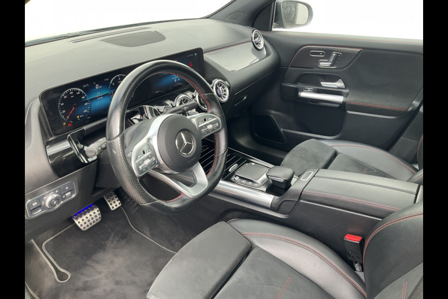 Mercedes-Benz GLA 200 D Solution AMG Memory Pano.dak Stoelverw. Business Orig.NL Dealer-Onderhouden!