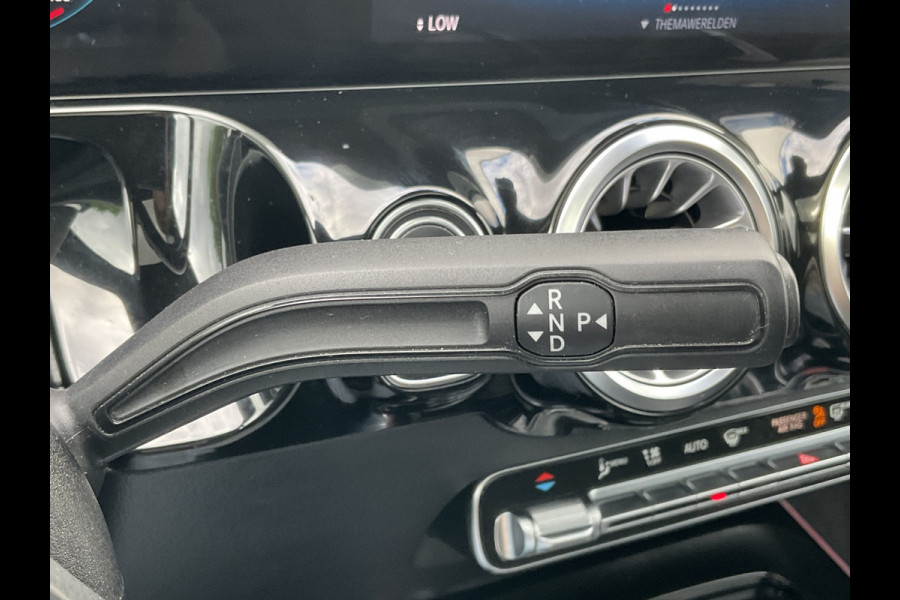 Mercedes-Benz GLA 200 D Solution AMG Memory Pano.dak Stoelverw. Business Orig.NL Dealer-Onderhouden!