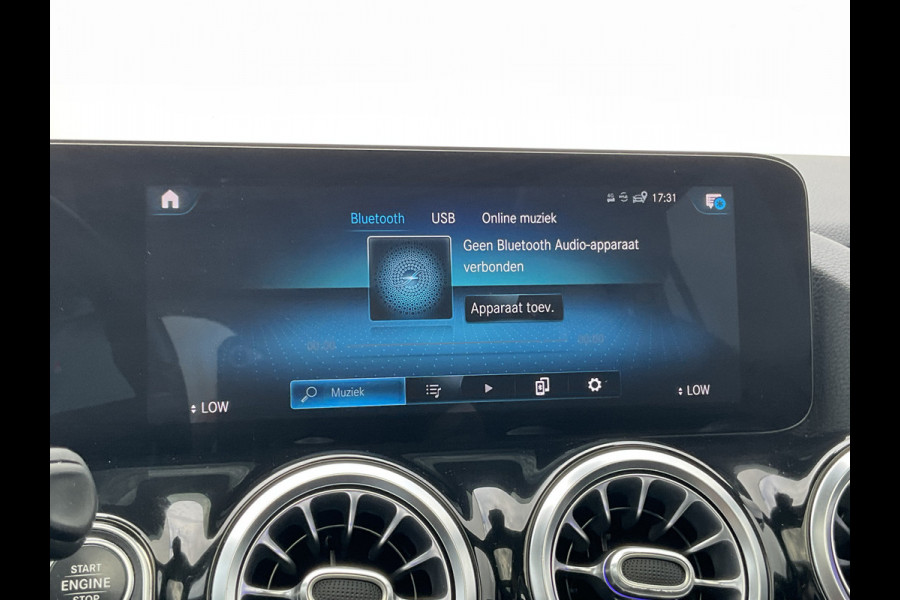 Mercedes-Benz GLA 200 D Solution AMG Memory Pano.dak Stoelverw. Business Orig.NL Dealer-Onderhouden!