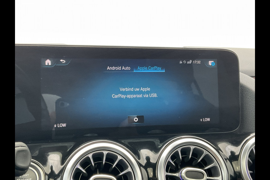 Mercedes-Benz GLA 200 D Solution AMG Memory Pano.dak Stoelverw. Business Orig.NL Dealer-Onderhouden!