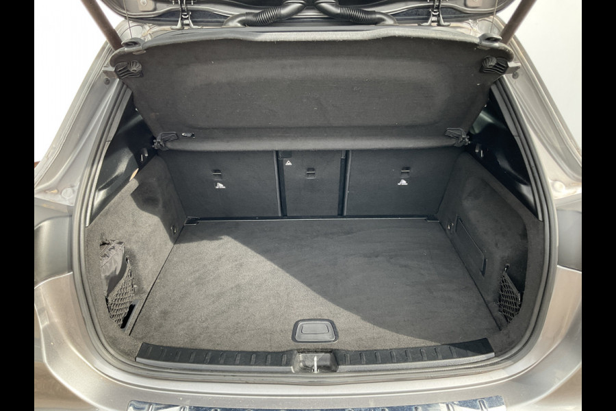 Mercedes-Benz GLA 200 D Solution AMG Memory Pano.dak Stoelverw. Business Orig.NL Dealer-Onderhouden!