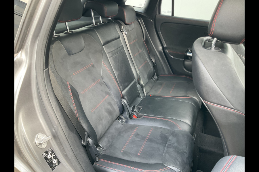 Mercedes-Benz GLA 200 D Solution AMG Memory Pano.dak Stoelverw. Business Orig.NL Dealer-Onderhouden!