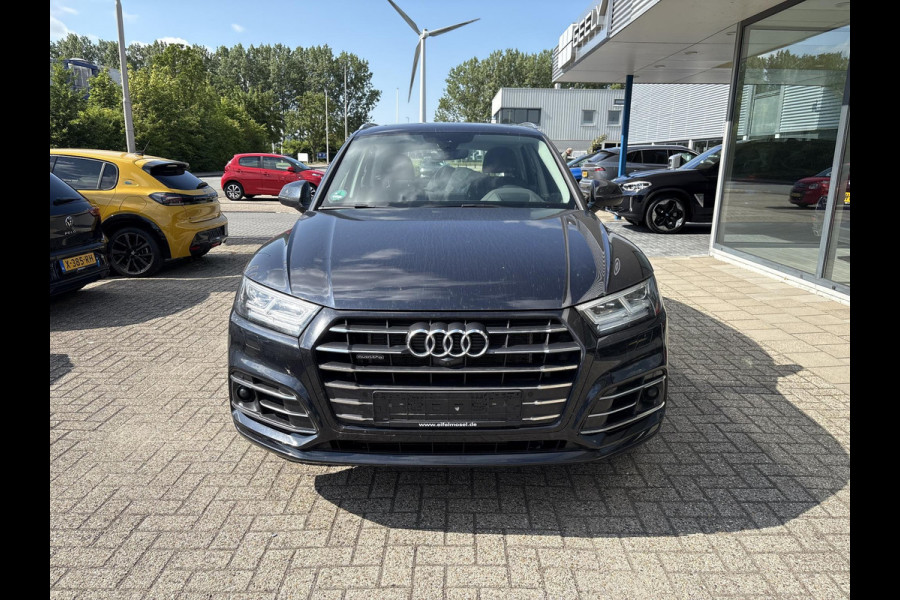 Audi Q5 55 TFSI e quattro S line | Panoramadak | Trekhaak wegklapbaar | Matrix LED | 360 graden camera | Geheugenstoel | Luchtvering | Head up Display | Stoelverwarming | Virtual cockpit | Adaptive cruise control | Massagestoel