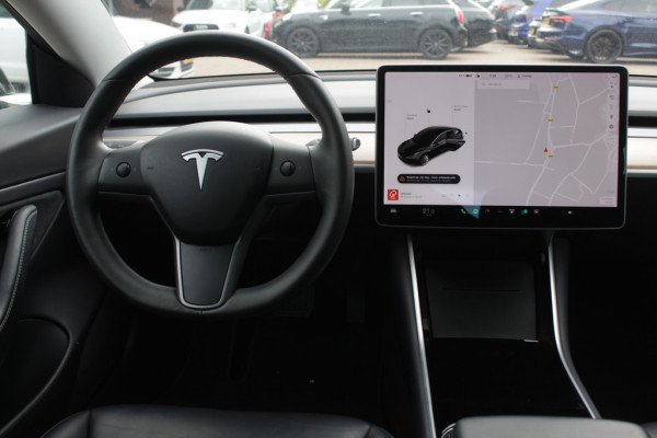 Tesla Model 3 Long Range AWD 75 kWh / SoH 86,8% / Trekhaak / Autopilot / Panoramadak / Camera / Premium Audio / 18'' / Leder / Stoel+Stuurverwarming / ACC