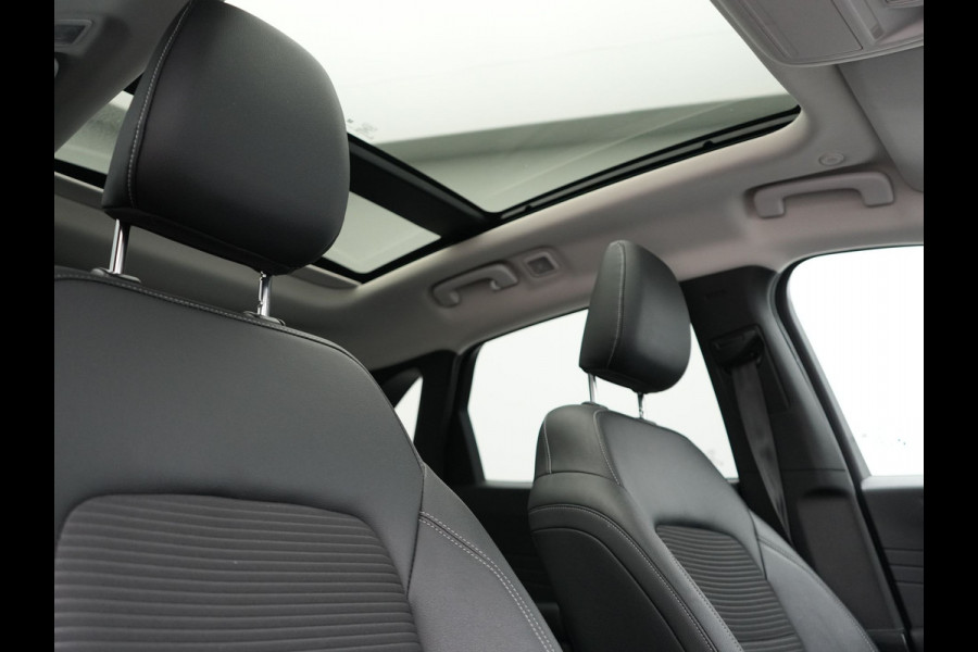 Ford Kuga 2.5 Titanium X PHEV 225pk Dealer O.H. | Panodak | Adaptive Cruise | 360 Camera | Blis | Bang & Olufsen | Head Up | Sportstoelen Verwarmd | Pilot Assist | Keyless | Apple Carplay | Navigatie | Virtual | DAB | Plug In Hybrid |