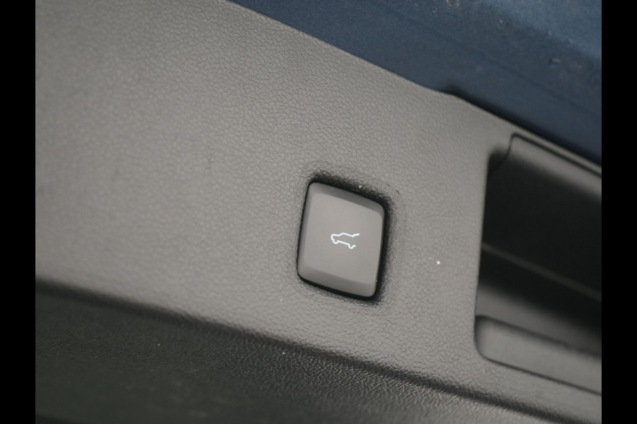 Ford Kuga 2.5 Titanium X PHEV 225pk Dealer O.H. | Panodak | Adaptive Cruise | 360 Camera | Blis | Bang & Olufsen | Head Up | Sportstoelen Verwarmd | Pilot Assist | Keyless | Apple Carplay | Navigatie | Virtual | DAB | Plug In Hybrid |