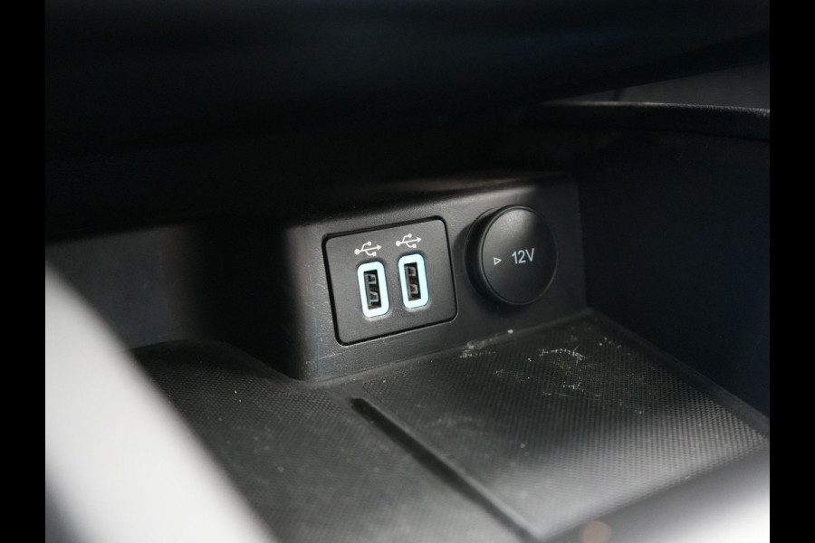 Ford Kuga 2.5 Titanium X PHEV 225pk Dealer O.H. | Panodak | Adaptive Cruise | 360 Camera | Blis | Bang & Olufsen | Head Up | Sportstoelen Verwarmd | Pilot Assist | Keyless | Apple Carplay | Navigatie | Virtual | DAB | Plug In Hybrid |