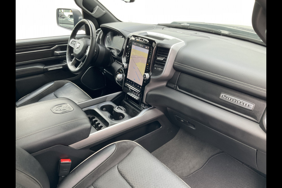 Dodge Ram 1500 5.7 V8 4x4 Crew Cab Limited Laramie Trekhaak Pano Harman/Kardon Leer Treeplanken BOMVOL!