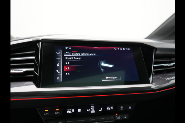 Audi Q4 e-tron 50 Quattro Edition One 2x S Line 77 kWh 300pk Dealer O.H. | Panodak | Head Up | Adaptive Cruise | Matrix LED | Camera | Lederen Sportstoelen Memory & Verwarmd | Keyless | Apple Carplay | Blis | DAB | 21"L.M |