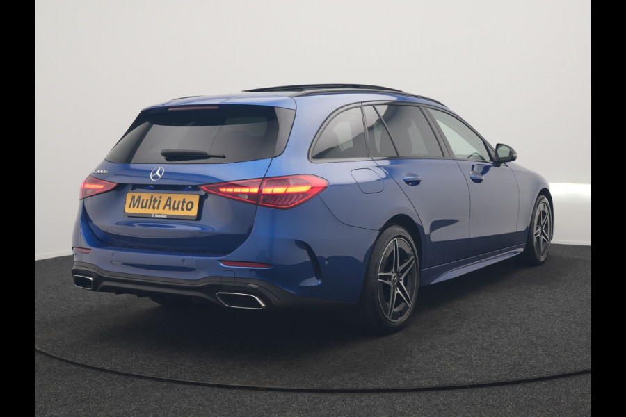 Mercedes-Benz C-Klasse Estate 300 e 4MATIC AMG Line PHEV 313pk Dealer O.H. | Trekhaak Af Fabriek | Panodak | 360 Camera | Head Up | Adaptive Cruise | Digital Light | Alcantara Sportstoelen Memory & Verwarmd | Sfeerverlichting | Apple Carplay | Blis | DAB | Plug In Hybrid |