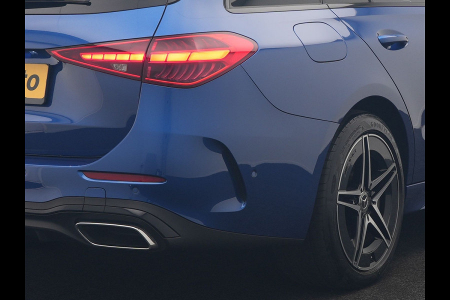 Mercedes-Benz C-Klasse Estate 300 e 4MATIC AMG Line PHEV 313pk Dealer O.H. | Trekhaak Af Fabriek | Panodak | 360 Camera | Head Up | Adaptive Cruise | Digital Light | Alcantara Sportstoelen Memory & Verwarmd | Sfeerverlichting | Apple Carplay | Blis | DAB | Plug In Hybrid |