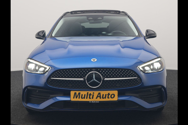 Mercedes-Benz C-Klasse Estate 300 e 4MATIC AMG Line PHEV 313pk Dealer O.H. | Trekhaak Af Fabriek | Panodak | 360 Camera | Head Up | Adaptive Cruise | Digital Light | Alcantara Sportstoelen Memory & Verwarmd | Sfeerverlichting | Apple Carplay | Blis | DAB | Plug In Hybrid |