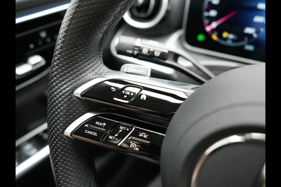 Mercedes-Benz C-Klasse Estate 300 e 4MATIC AMG Line PHEV 313pk Dealer O.H. | Trekhaak Af Fabriek | Panodak | 360 Camera | Head Up | Adaptive Cruise | Digital Light | Alcantara Sportstoelen Memory & Verwarmd | Sfeerverlichting | Apple Carplay | Blis | DAB | Plug In Hybrid |