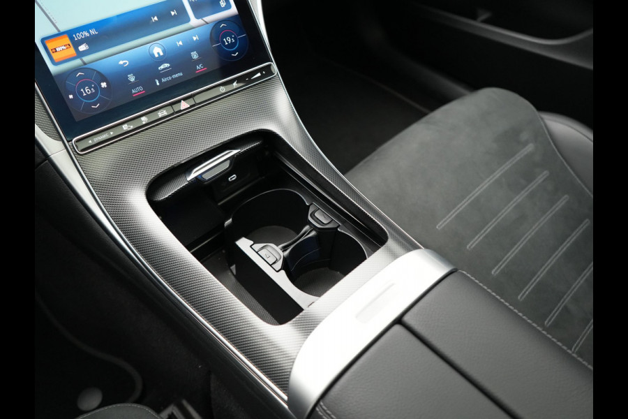 Mercedes-Benz C-Klasse Estate 300 e 4MATIC AMG Line PHEV 313pk Dealer O.H. | Trekhaak Af Fabriek | Panodak | 360 Camera | Head Up | Adaptive Cruise | Digital Light | Alcantara Sportstoelen Memory & Verwarmd | Sfeerverlichting | Apple Carplay | Blis | DAB | Plug In Hybrid |