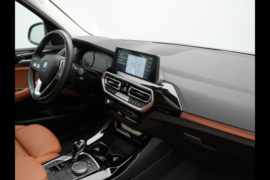 BMW X3 xDrive30e High Executive FACELIFT PHEV 293pk Dealer O.H. | Panodak | Camera | Lederen Sportstoelen Verwarmd | Apple Carplay | Park Assist | Navigatie | DAB | Cruise Control | 19"L.M | Plug In Hybrid |