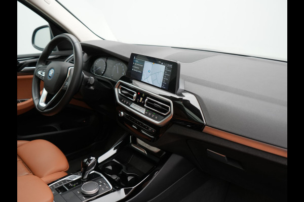 BMW X3 xDrive30e High Executive FACELIFT PHEV 293pk Dealer O.H. | Panodak | Camera | Lederen Sportstoelen Verwarmd | Apple Carplay | Park Assist | Navigatie | DAB | Cruise Control | 19"L.M | Plug In Hybrid |