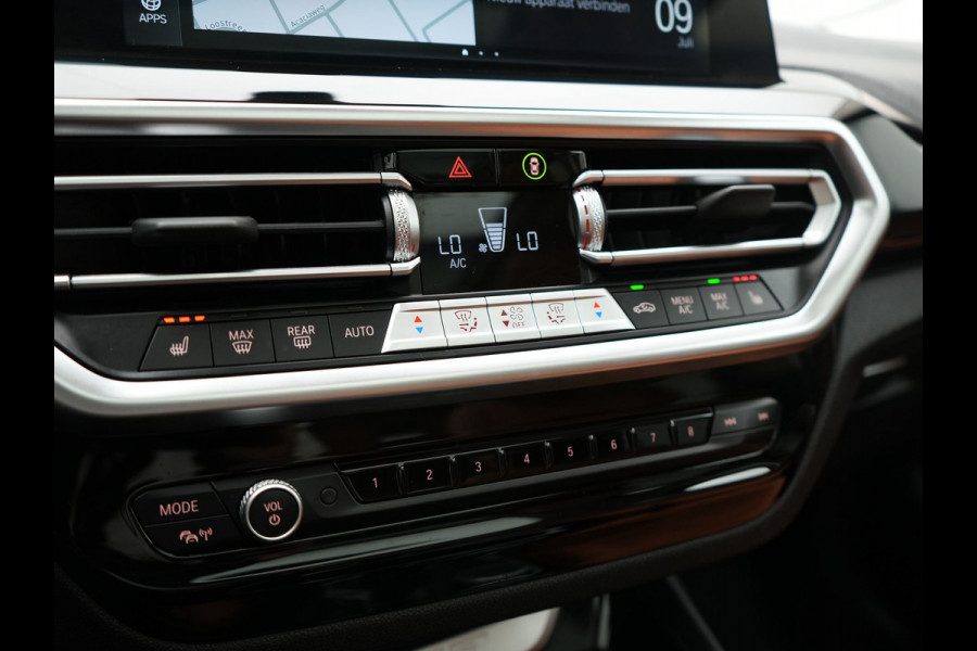 BMW X3 xDrive30e High Executive FACELIFT PHEV 293pk Dealer O.H. | Panodak | Camera | Lederen Sportstoelen Verwarmd | Apple Carplay | Park Assist | Navigatie | DAB | Cruise Control | 19"L.M | Plug In Hybrid |