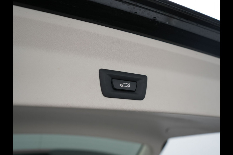 BMW X3 xDrive30e High Executive FACELIFT PHEV 293pk Dealer O.H. | Panodak | Camera | Lederen Sportstoelen Verwarmd | Apple Carplay | Park Assist | Navigatie | DAB | Cruise Control | 19"L.M | Plug In Hybrid |
