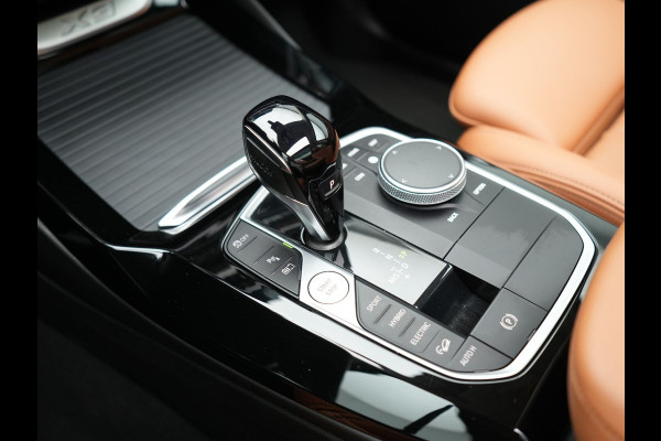 BMW X3 xDrive30e High Executive FACELIFT PHEV 293pk Dealer O.H. | Panodak | Camera | Lederen Sportstoelen Verwarmd | Apple Carplay | Park Assist | Navigatie | DAB | Cruise Control | 19"L.M | Plug In Hybrid |