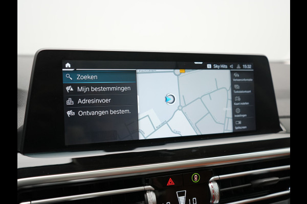 BMW X3 xDrive30e High Executive FACELIFT PHEV 293pk Dealer O.H. | Panodak | Camera | Lederen Sportstoelen Verwarmd | Apple Carplay | Park Assist | Navigatie | DAB | Cruise Control | 19"L.M | Plug In Hybrid |