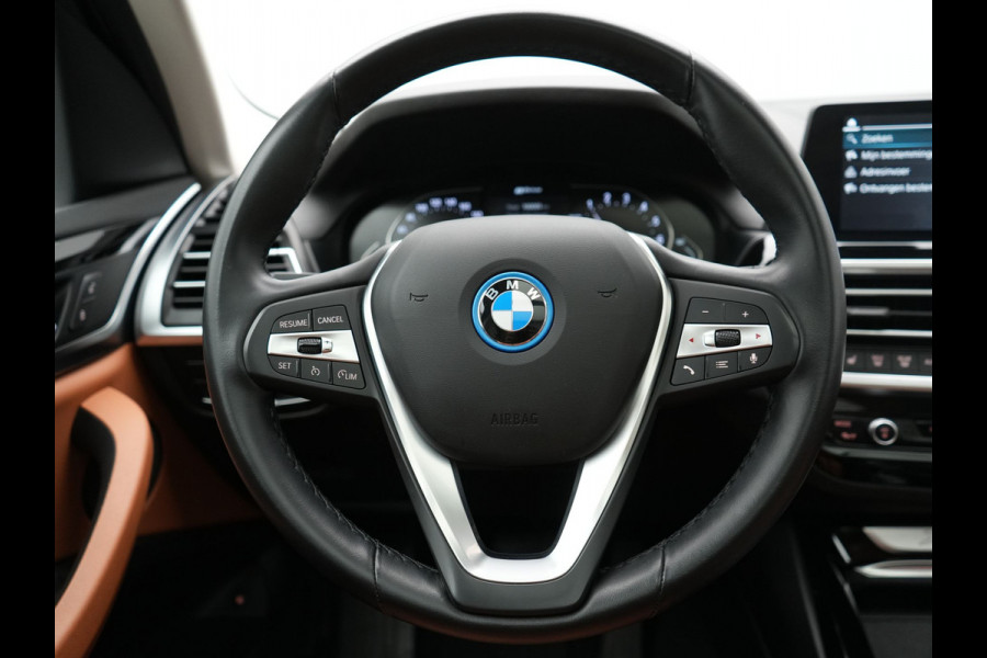 BMW X3 xDrive30e High Executive FACELIFT PHEV 293pk Dealer O.H. | Panodak | Camera | Lederen Sportstoelen Verwarmd | Apple Carplay | Park Assist | Navigatie | DAB | Cruise Control | 19"L.M | Plug In Hybrid |