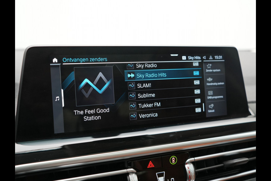 BMW X3 xDrive30e High Executive FACELIFT PHEV 293pk Dealer O.H. | Panodak | Camera | Lederen Sportstoelen Verwarmd | Apple Carplay | Park Assist | Navigatie | DAB | Cruise Control | 19"L.M | Plug In Hybrid |