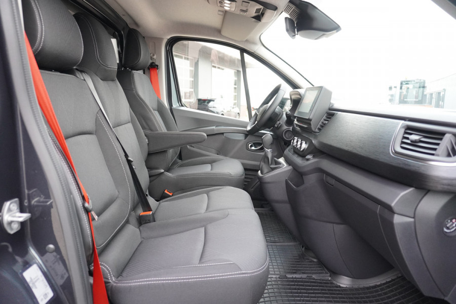 Renault Trafic 2.0 Blue dCi 170pk T30 L2H1 Red Edition Exclusive Automaat Schuifdeur L / R Nr. V203 | Climate | Cruise | Navi | Trekhaak | Achterklep | Betimmering