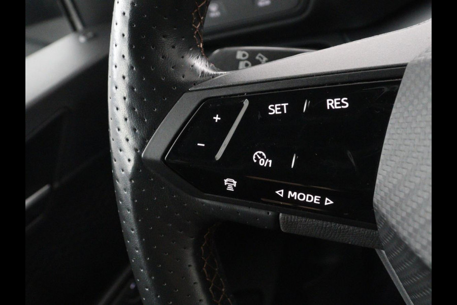 CUPRA Born Business 62 kWh | SOH 91.0% | Panoramadak | Adaptive cruise | Camera | Park assist | Stuur/stoel verwarming | Sfeerverlichting | Full LED |