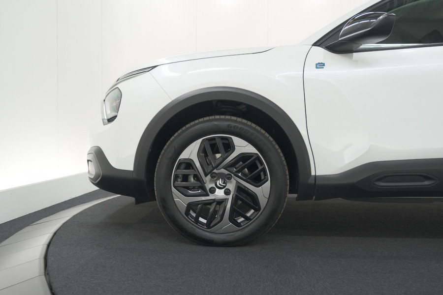 Citroën Ë-C4 X You 50 kWh | SOH 97,1% | 3 FASE Laadfunctie | Camera | Apple Carplay