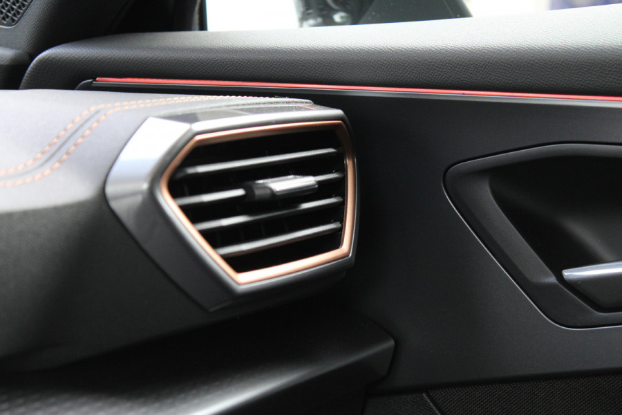 CUPRA Formentor 1.5 TSI e-Hybrid Business | Trekhaak | Eclipse pack | Panoramadak
