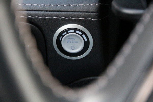 Dodge Ram 1500 5.7 HEMI V8 | Luchtvering | Virtual cockpit | Panorama | Vol!!