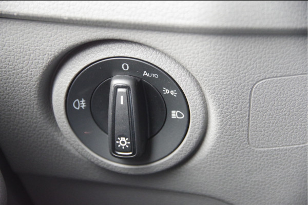 Volkswagen Crafter 35 2.0 TDI L3H3(L2H2) BLACK EDITION! AUT. LED, TREKHAAK, BETIMMERING, STOELVERWARMING, GEVEERDE ERGO COMFORT STOEL, CAMERA, NAVI