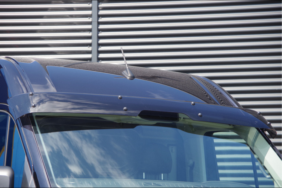 Volkswagen Crafter 35 2.0 TDI L3H3(L2H2) BLACK EDITION! AUT. LED, TREKHAAK, BETIMMERING, STOELVERWARMING, GEVEERDE ERGO COMFORT STOEL, CAMERA, NAVI