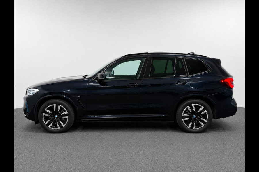 BMW iX3 High Executive M Sport 80 kWh Panoramadak Driving Adaptive Cryuise Control Leder Assistant Professional Camera Adaptief LED Shadow Line Stoelverwarming