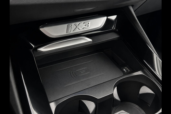BMW iX3 High Executive M Sport 80 kWh Panoramadak Driving Adaptive Cryuise Control Leder Assistant Professional Camera Adaptief LED Shadow Line Stoelverwarming