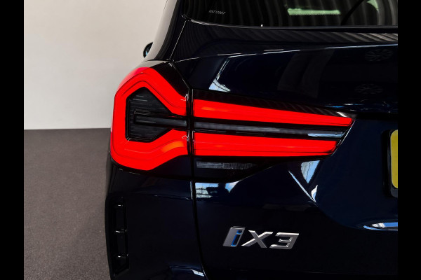 BMW iX3 High Executive M Sport 80 kWh Panoramadak Driving Adaptive Cryuise Control Leder Assistant Professional Camera Adaptief LED Shadow Line Stoelverwarming