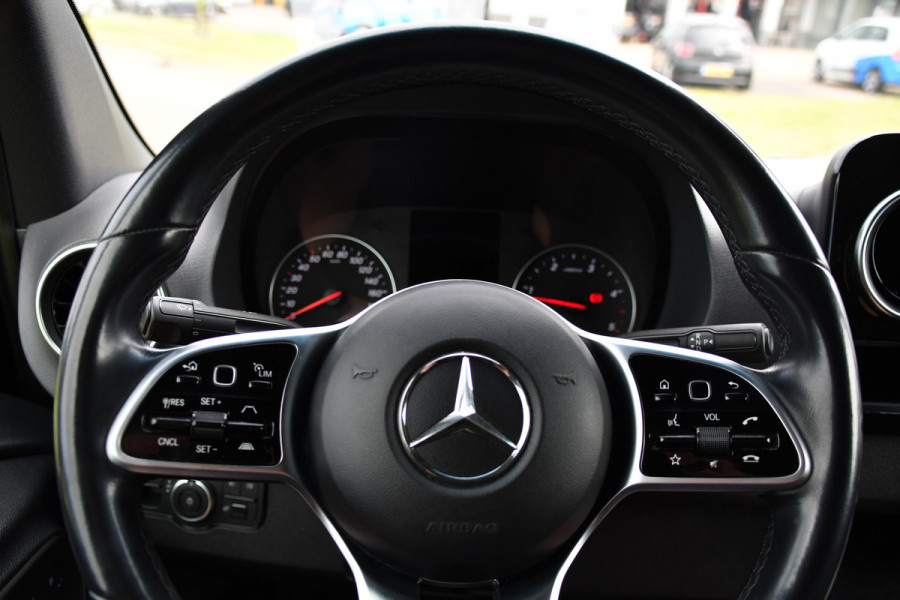 Mercedes-Benz Sprinter 314 2.2 CDI L2H2 Black Edition Full Options! Adaptieve Cruise, Camera, LED, Memory, Standkachel, Stoelverwarming, Trekhaak, Voorruit verwarming, Carplay, 10,5'' Mbux, Uniek!