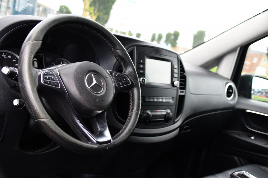 Mercedes-Benz Vito 119 CDI L2 Black Edition Camera, Cruise, LED, 190pk, Automaat, Leder, Trekhaak, Multimedia, Stoelverwarming, Uniek!