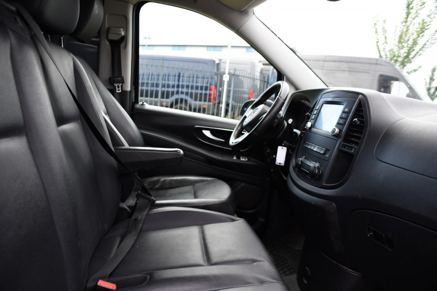 Mercedes-Benz Vito 119 CDI L2 Black Edition Camera, Cruise, LED, 190pk, Automaat, Leder, Trekhaak, Multimedia, Stoelverwarming, Uniek!