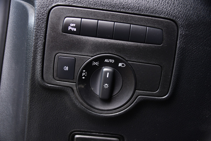 Mercedes-Benz Vito 119 CDI L2 Black Edition Camera, Cruise, LED, 190pk, Automaat, Leder, Trekhaak, Multimedia, Stoelverwarming, Uniek!
